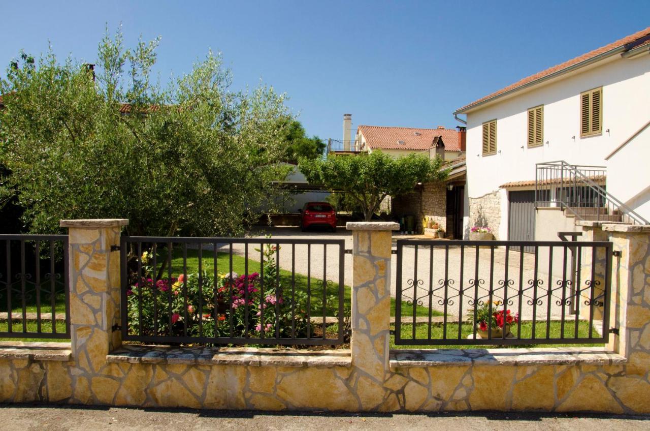 Apartment Percic Tar-Vabriga Exteriér fotografie